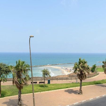 Stylish & Spacious 3 Bedroom Apartment By The Sea Netanya Luaran gambar