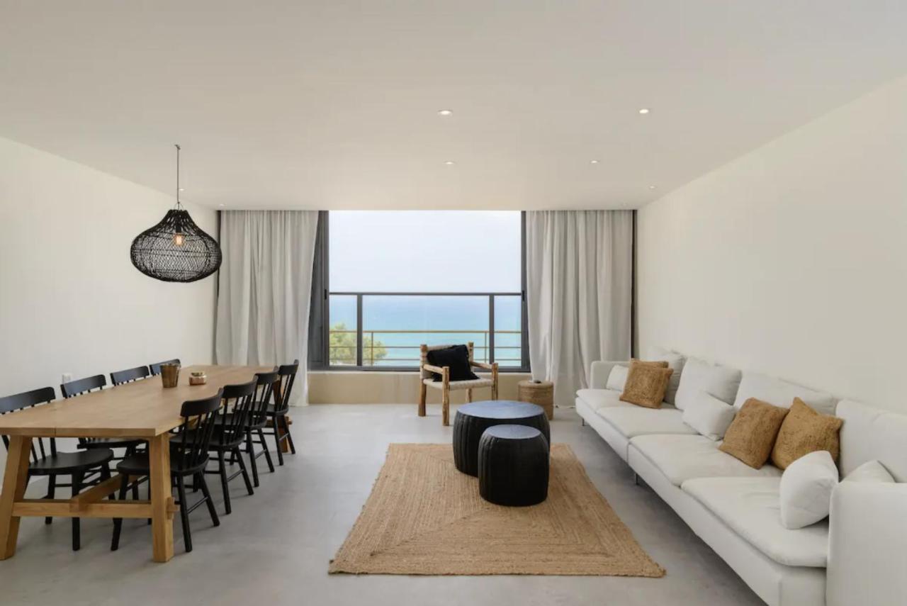 Stylish & Spacious 3 Bedroom Apartment By The Sea Netanya Luaran gambar