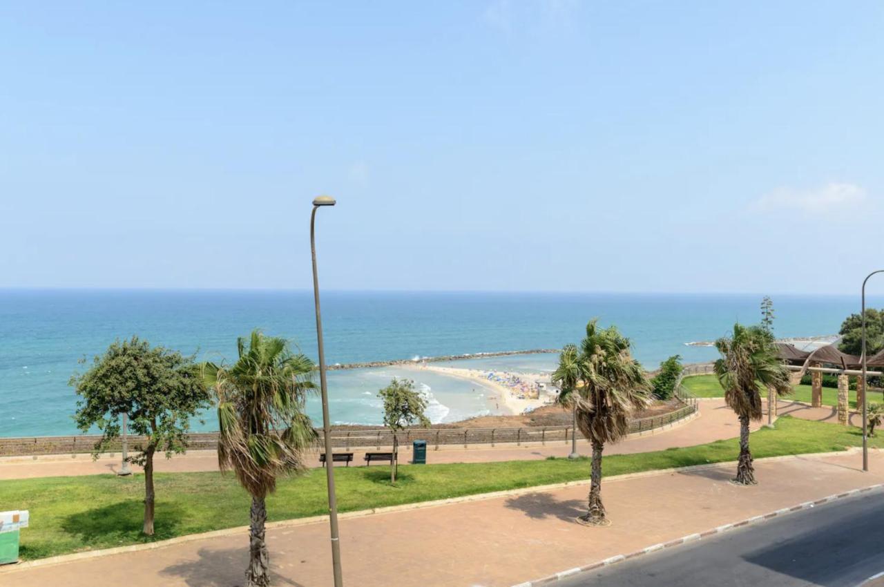 Stylish & Spacious 3 Bedroom Apartment By The Sea Netanya Luaran gambar