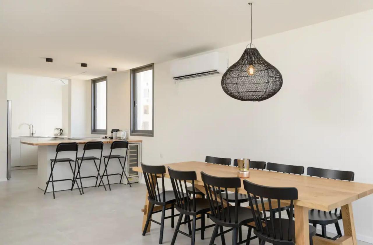 Stylish & Spacious 3 Bedroom Apartment By The Sea Netanya Luaran gambar