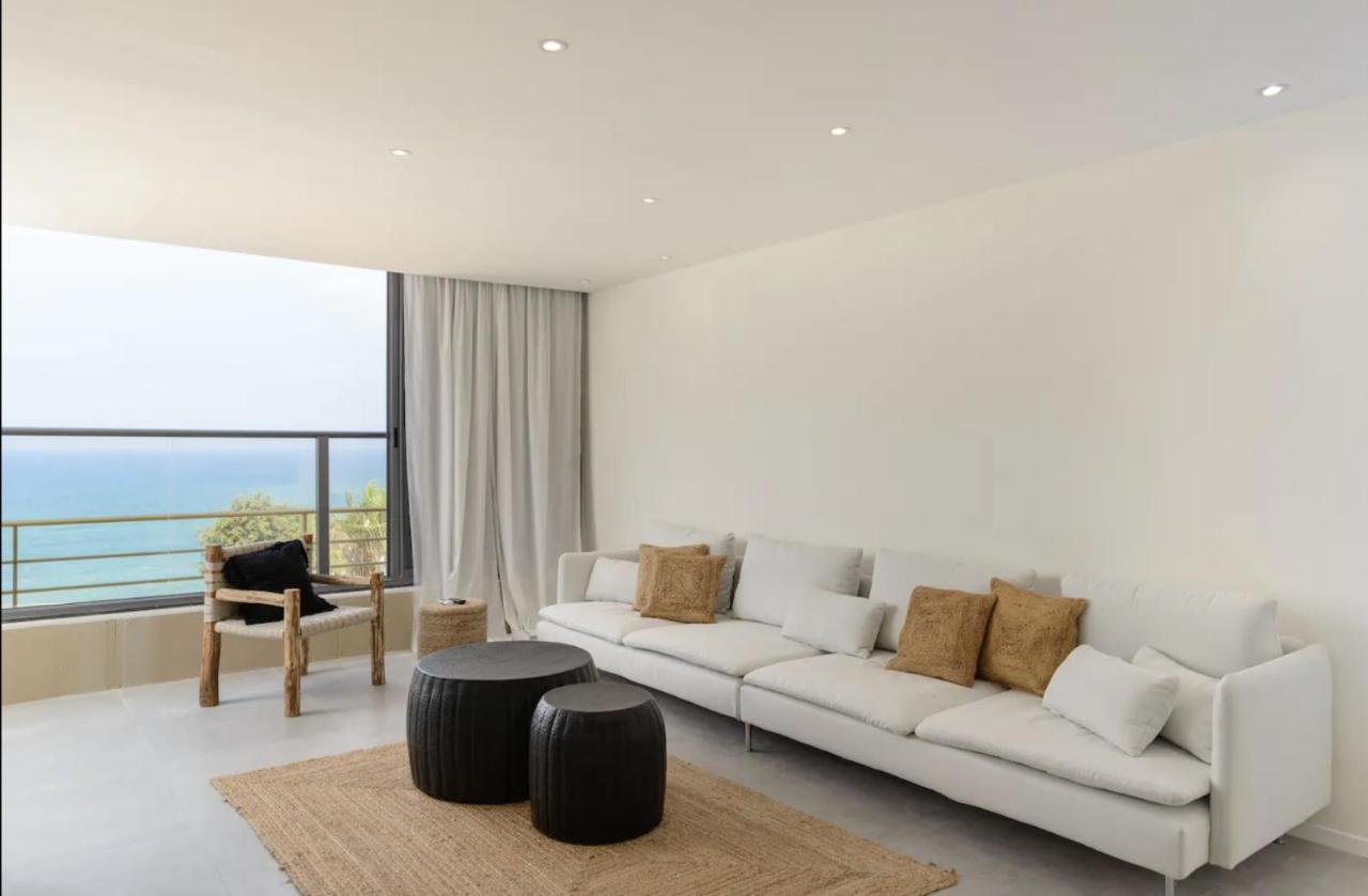 Stylish & Spacious 3 Bedroom Apartment By The Sea Netanya Luaran gambar